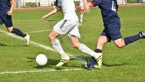 墨尔本胜利狂飙连胜挑战西悉尼，攻防战局悬念重生，暗流涌动待破局！